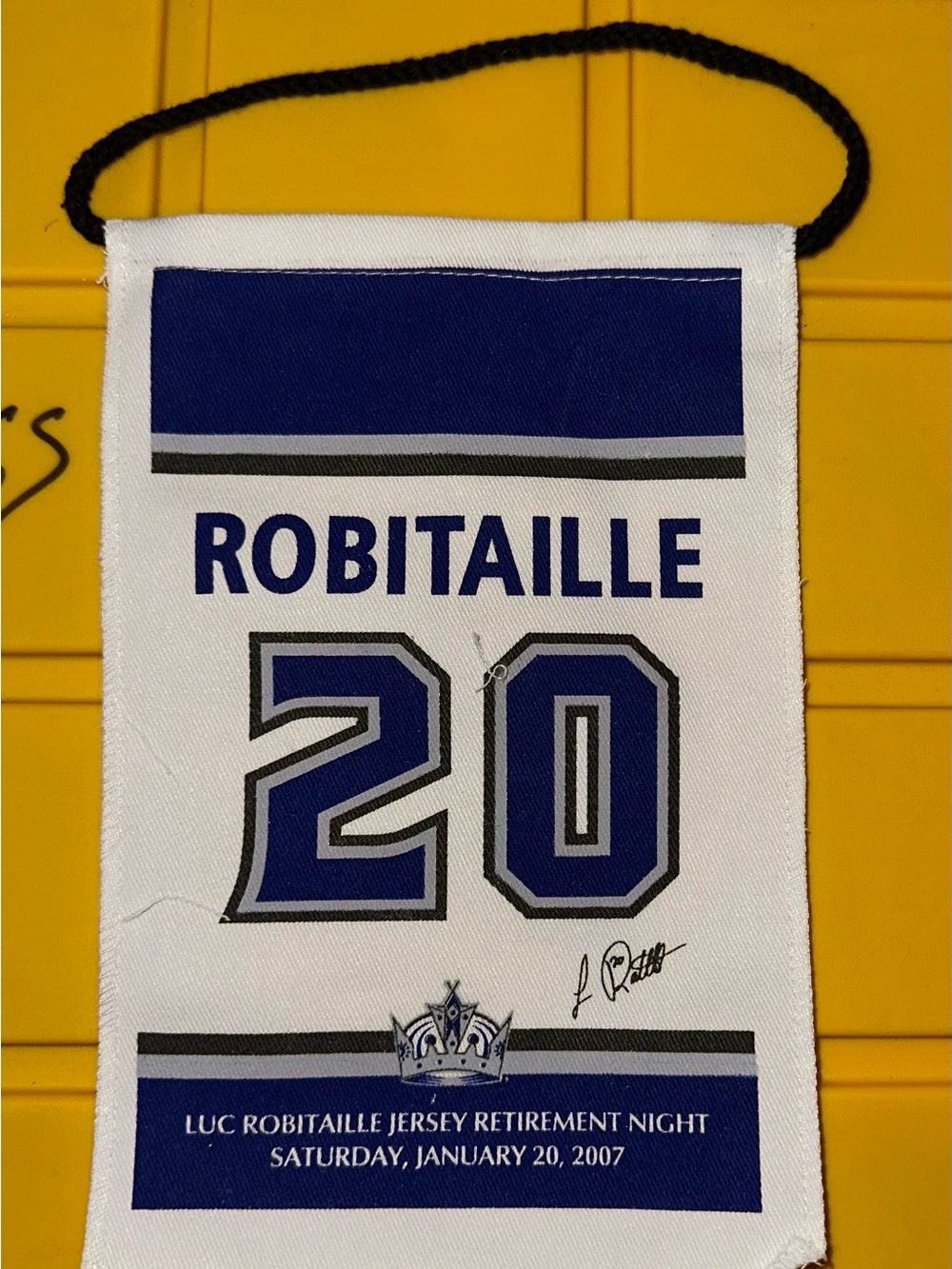 Robitaille #20 Jersey Retirement Banner - Blue & White